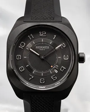 HERMES クォーツ腕時計 ブラックダイバーウォッチ No Reserve - 2025 Hermès H08 42MM Black Dial Rubber Strap