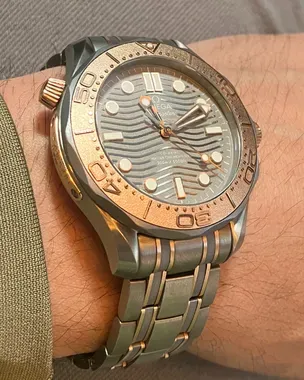 D*s様 OMEGA Seamaster QUARTZ 本体　難あり品 2020 Omega Seamaster Diver 300M 25th Anniversary Limited Edition