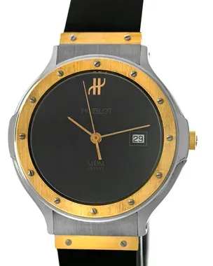 Hublot Classic MDM 33MM Quartz Black Dial Rubber Strap (1401.100.2