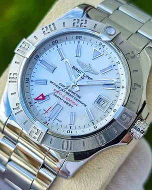 No Reserve - 2020 Breitling Avenger II GMT 43MM Mother Of Pearl